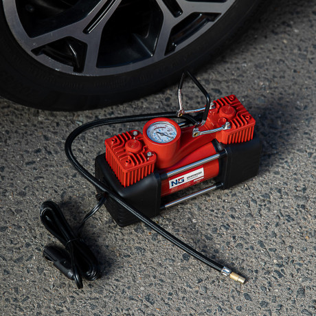 ЕРМАК Набор 12 предметов с 2-х поршневым компрессором 12В, 60л/мин, 180Вт