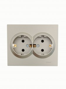 Lezard VESNA роз. земля СУ 2 мест. 16А титан. (ПБТ) (корп. ABS) 742-3700-127B