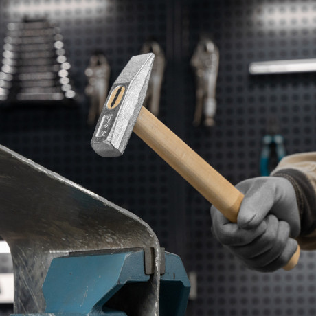 Молоток слесарный, 400 г, квадратный боек, деревянная рукоятка