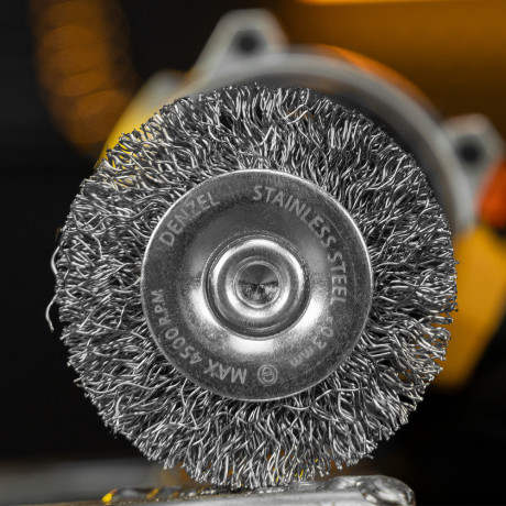 Набор щеток для дрели, 2 Плоские 50-75мм, 3 Чашки 25-50-75мм, шпилька,  нерж.вит. проволока Denzel