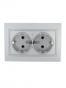 Lezard Мира роз. СУ 2 мест. 16А металлик серый (земля, керамика, корпус PC) 701-1010-127