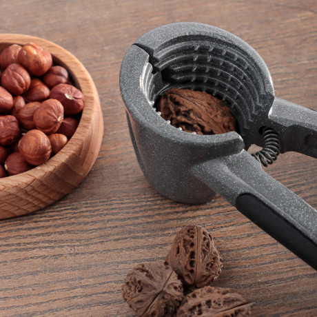 VETTA Орехокол с прорезиненными ручками, 18см, сталь