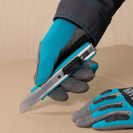 Нож, 160 мм, металлический корпус, выдвижное сегментное лезвие 18 мм (SK-5) металлическая направляющая, клипса для ремня Gross