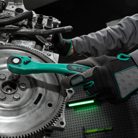 Набор инструментов 1/2", 1/4", CrV, 12 гранные головки, пластиковый кейс, 82 предмета Stels