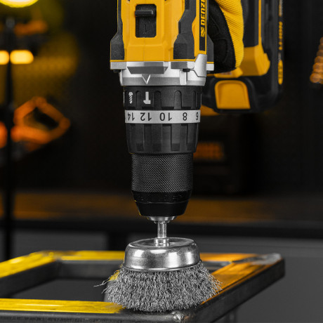 Набор щеток для дрели, 1 Плоская 50мм, 2 Чашки 25-50мм, шпилька, нерж. вит. проволока Denzel