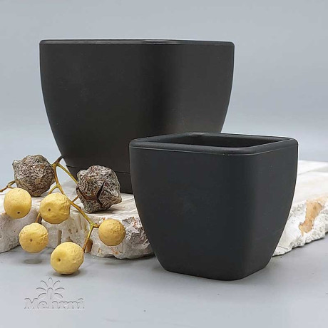 Горшок 0,6л черный 102/10-4 х48