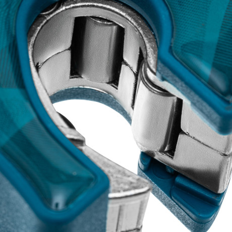 Труборез ладонный "Piranha", 16 мм, 1/2, автоматическая регулировка зажима трубы, трещотка с храповым механизмом, отверстие 1/4 Gross