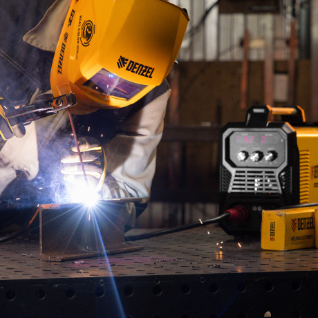 Аппарат инвертор. дуговой сварки DM-220 Standart, 220 А, ПВ 60% Denzel