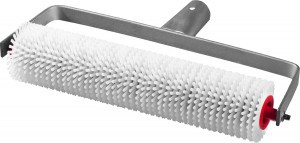 Валик игольчатый ЗУБР "МАСТЕР" д/наливных полов на мет.рамке, под удлин., пласт. иглы 13мм, 72х300мм