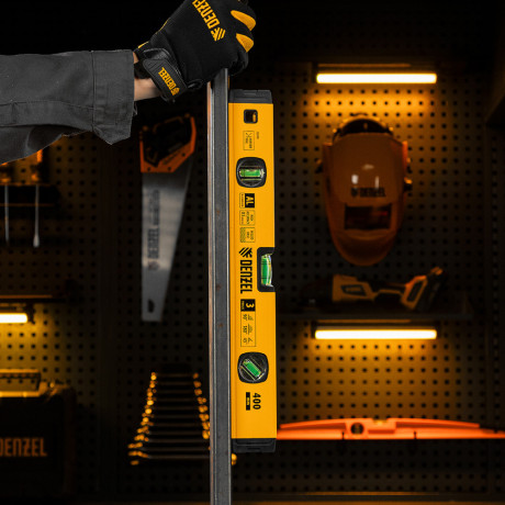 Уровень алюминиевый, магнит., фрезерованный, 3 глазка (1 зеркал.) 0,5 мм/м, 400 мм Denzel