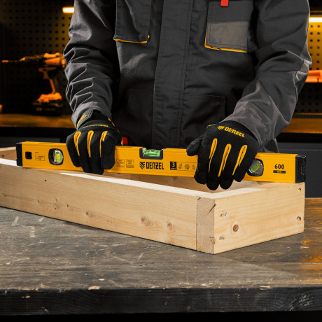 Уровень алюминиевый, магнит, фрезерованный, 3 глазка (1 зеркал.) 0,5 мм/м, 600 мм Denzel