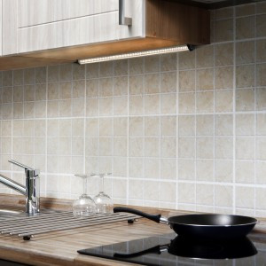 ЭРА св-к св/д линейный д/движ. 10W(950lm) 1000x25x9мм PIR-sensor (до3м) LM-10,5-840-P1(б/п в компл.)