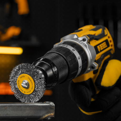 Набор щеток для дрели, 5 Плоских 25-38-50-63-75 мм, шпилька, нерж. вит. проволока Denzel