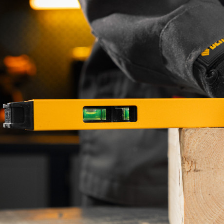 Уровень алюминиевый, магнит, фрезерованный, 3 глазка (1 зеркал.) 0,5 мм/м, 800 мм Denzel