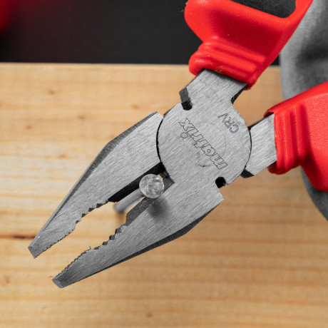 Плоскогубцы комбинированные, 160 мм, хром-ванадий, двухкомпонентные рукоятки Matrix