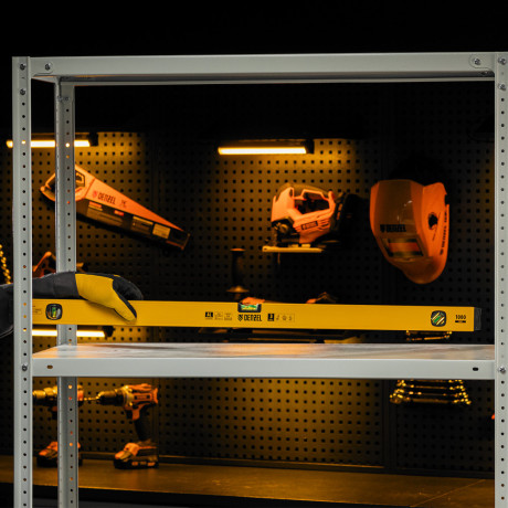 Уровень алюминиевый, магнит, фрезерованный, 3 глазка (1 зеркал.) 0,5 мм/м, 1000 мм Denzel