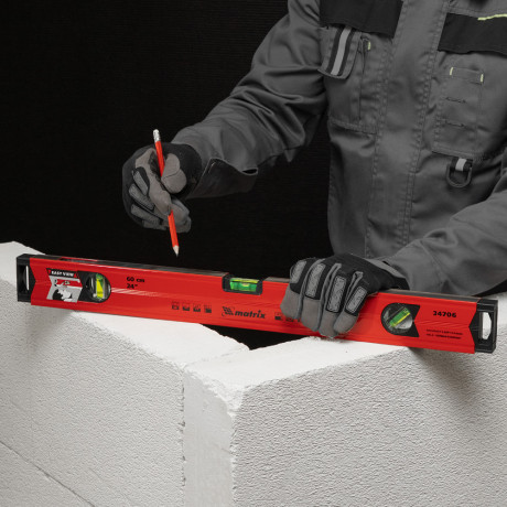 Уровень алюминиевый магнитный, 600 мм, фрезерованный, 3 глазка (1 зеркальный) усиленный Matrix