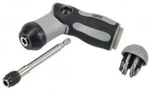 IEK ARMA2L 5 Отвертка реверсивная двухпозиционная с набором бит Т2 7шт A2L5-SC41-T2-N1-07