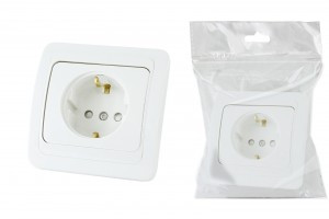 TDM Валдай роз. СУ 1 мест. 16А бел. (земля, шторки) (пром уп.) (10!) SQ1804-0028