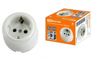 TDM Болонь роз. 1 мест. 16А бел. фарфоровая (земля) 250В) Ретро SQ1820-0007