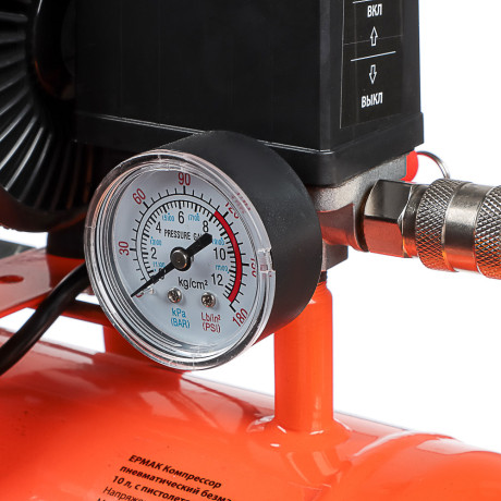 ЕРМАК Компрессор пневматический безмасляный 10л с пистолетом и шлангом 5м