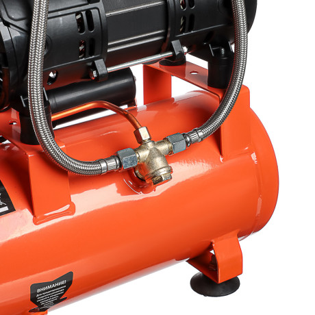 ЕРМАК Компрессор пневматический безмасляный 10л с пистолетом и шлангом 5м