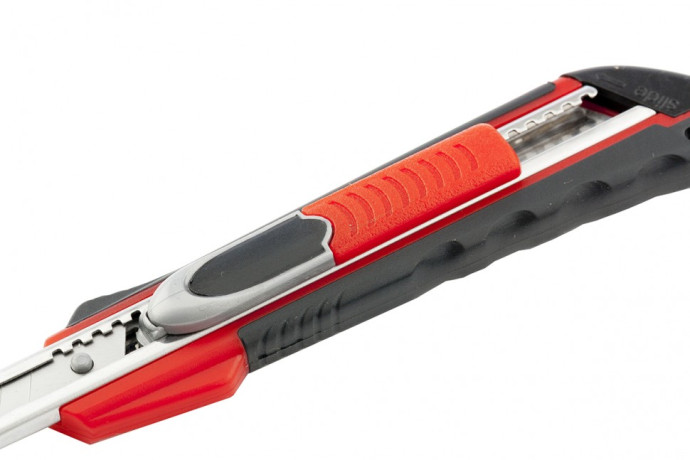 Нож, 9 мм, выдвижное лезвие "Quick blade" металлическая направляющая, двойная фиксация, эргономичная двухкомпонентная рукоятка Matrix