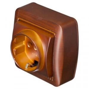 "Lezard DEMET роз. ОУ 1 мест. 16А (земля),  маун (основание PBT, корпус PC) 711-0400-122