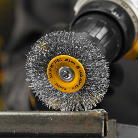 Щетка для дрели, 60 мм, Плоская, со шпилькой, нержавеющая витая проволока Denzel