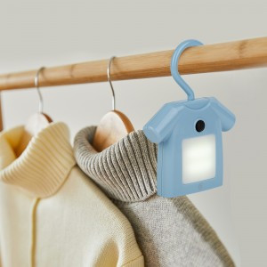 ЭРА св-к ночник св/д, выкл,крючок д/подвеса, 10х2х12,8см, голубой, 3хААА(не вх.) NLED-485-1W-SW 8034