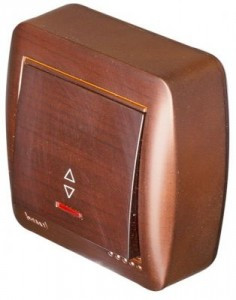 "Lezard DEMET выкл. ОУ 1 кл. 10А (проходн.) (инд.) маун (основание PBT, корпус PC) 711-0400-114