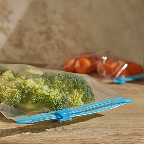 Пакеты с замком-слайдером тм VETTA, 15х20см, 50мкм, 1 литр, полиэтилен, 16шт