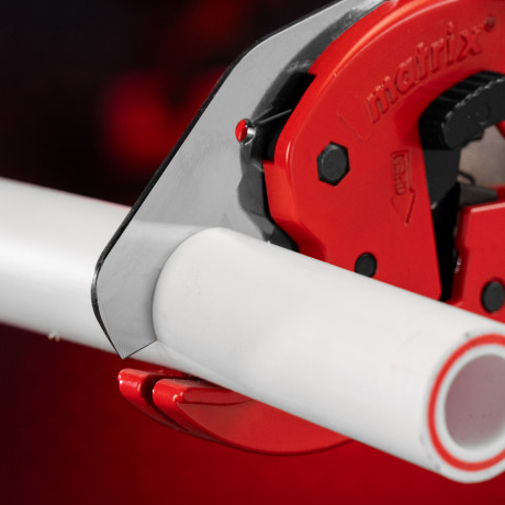 Ножницы для резки изделий из ПВХ, D до 42 мм, обрезиненная опорная рукоятка, порошковое покрытие рукояток Matrix