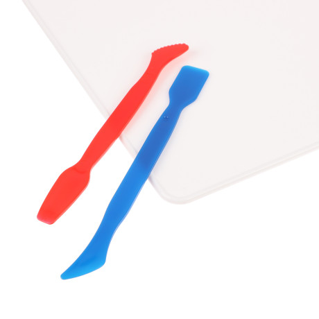 Набор для лепки, 3 предмета: доска А4 белая с бортиком, 2 стека, в пакете