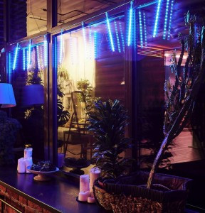 Гирлянда-занавес ул. ULD-E2403-144/DTK BLUE Падающие звезды 144LED син. 2x0.3/8нит соед 6мод Uniel