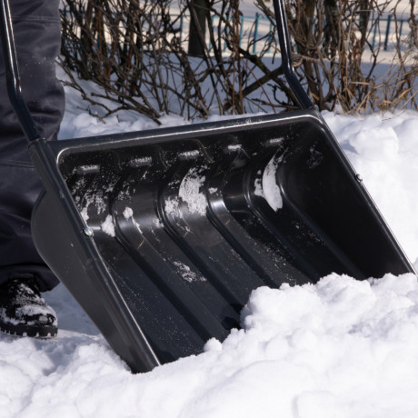 Движок для уборки снега пластиковый, 700х550х1470 мм, стальная рукоятка, Сибртех