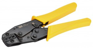 IEK клещи обжимные (кримпер) КО-06Е ручка диэл. пластик 6-16мм2 (для наконеч.-гильз типа Е) TKL20-00