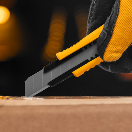 Лезвия, 18 мм, сталь SK5 - 0,5 мм, 10 штук Denzel