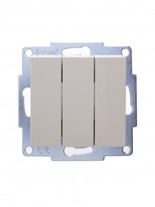 Lezard VESNA мех. выкл. СУ 3 кл. 10А крем (корп. ABS)  742-0388-109