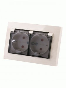 TDM  Таймыр роз. СУ 2 мест. земля шторки , прозр. крышка 16А IP44 сл. кость  SQ1814-0177